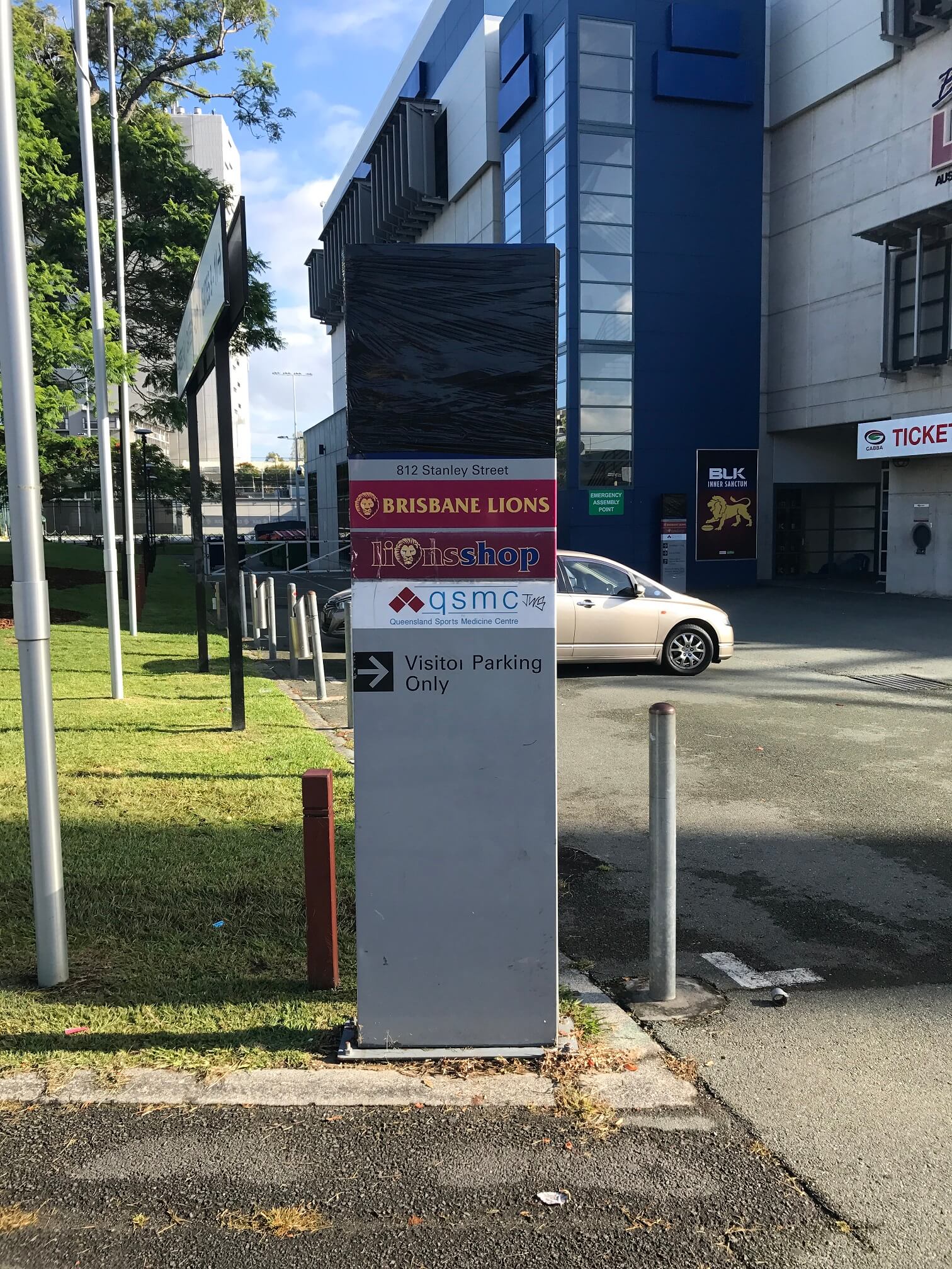 Signage-Cover-West-Facing-Car-Park-Directional-Sign-Stanley-Street-Photo-1a.jpg